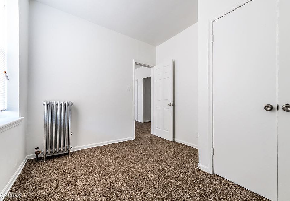 500 S Laramie Ave Apartments Chicago Bedroom_01