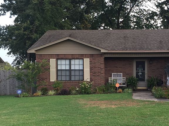 2nd image of 77 Blue Bonnet Ln