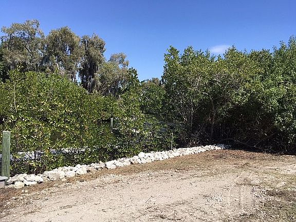 4th image of 2912 Buttonwood Key Ct