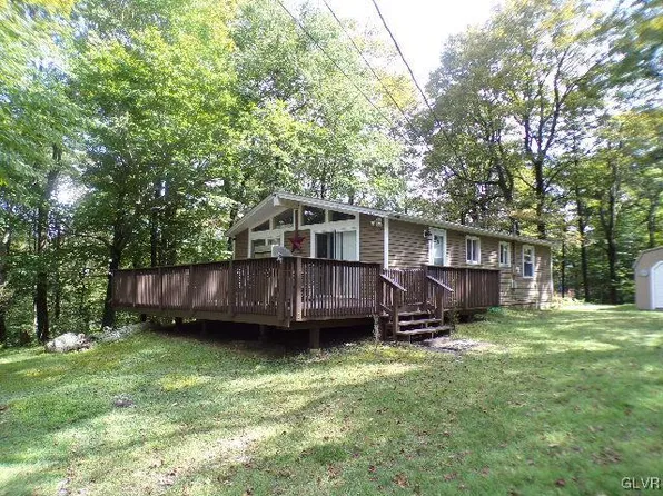 295 Lookout Point Rd, Canadensis, PA 18325