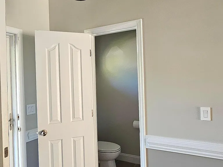 5817 Fox Point Cir — Photo 7