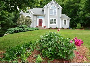 22 Laurel Ter, Manchester, CT 06040