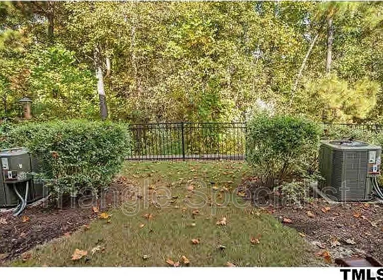 8549 Quarton Dr — Photo 11