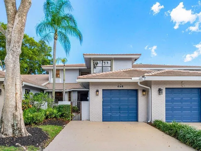 3 bed, 2.5 bath, $4,300 — Photo 1