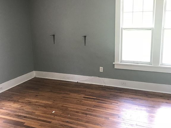 2nd image of 2215 29th Ave S