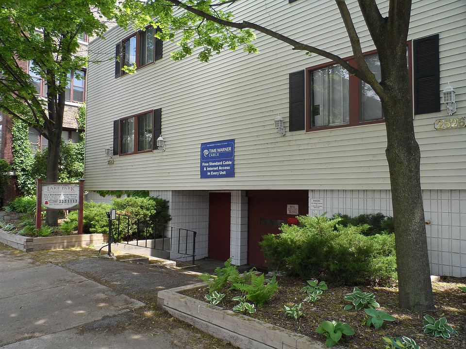 1st image of 2526 N Farwell Ave