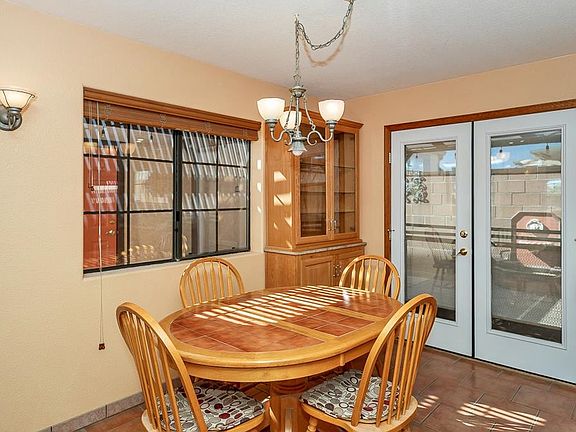 4th image of 10330 S Summer Ave
