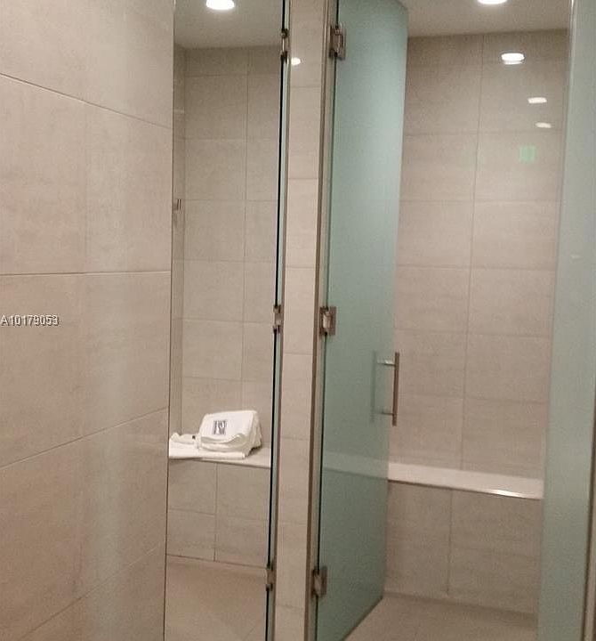 1st image of 21205 Yacht Club Dr APT 506