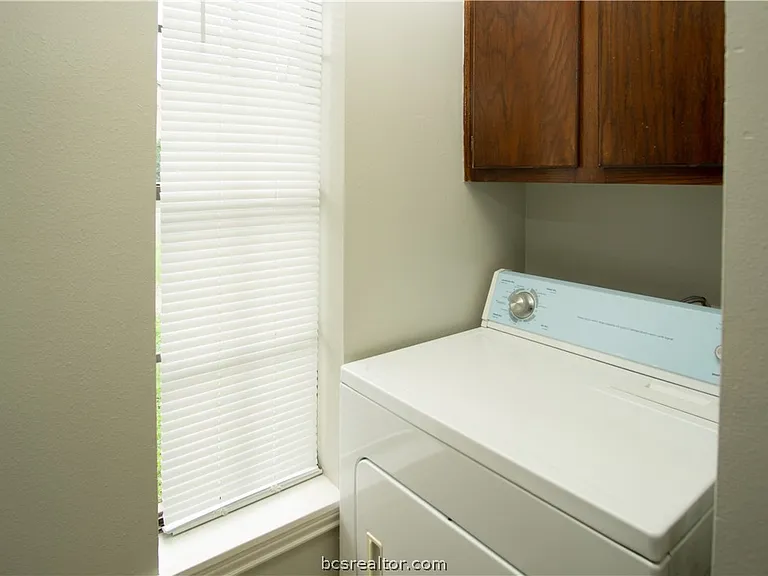 1801 Woodsman Dr #D — Photo 5