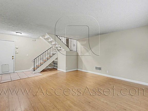 4th image of 16395 Stevens Ave