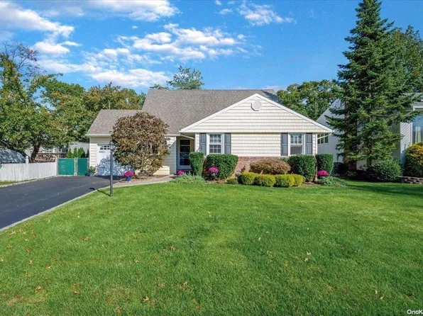 41 Laurel Street, Garden City, NY 11530