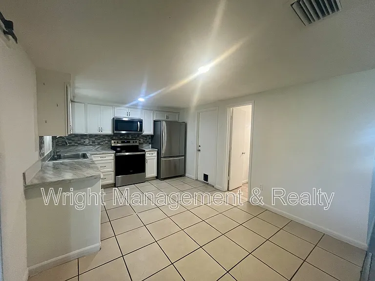 3716 Cedarwood Dr — Photo 6