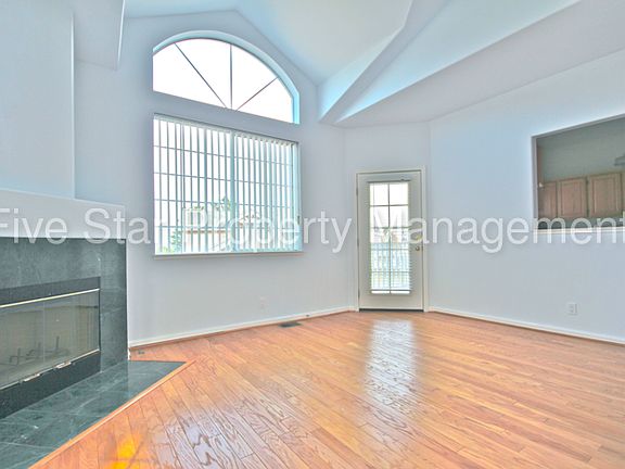 4th image of 22 Moonlight Ct