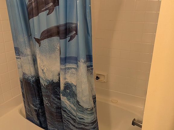 3rd image of 8609 Beekman Pl Suite 9A