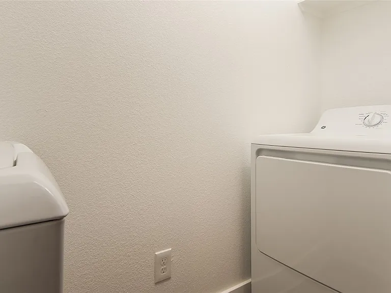 216 Howdy Ct — Photo 24