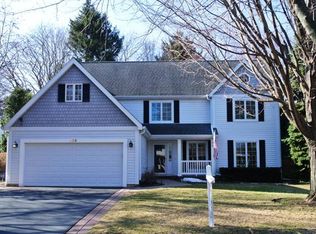 439 W Sheridan Pl, Lake Bluff, IL 60044