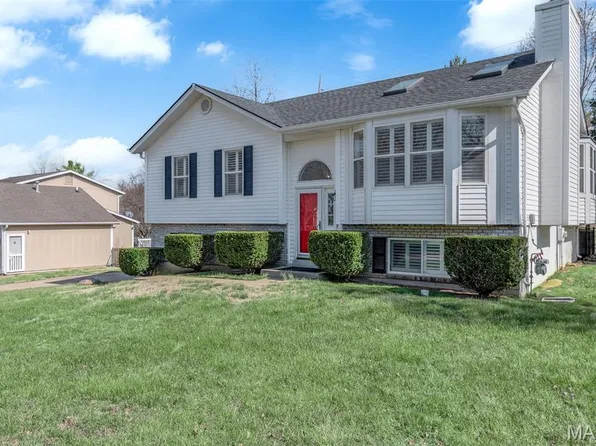 3017 Landau Ct, Saint Charles, MO 63301
