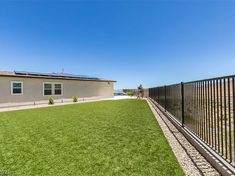 988 Edinburgh Fields Ct — Photo 52