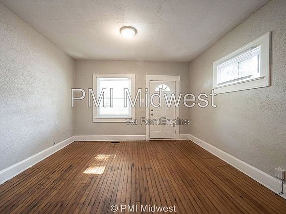 2nd image of 411 W 40th St