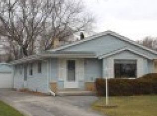 1831 N 116th St, Wauwatosa, WI 53226