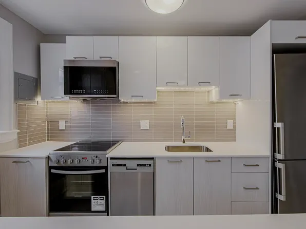 18 Tichester Rd, Toronto, ON M5P 1P1