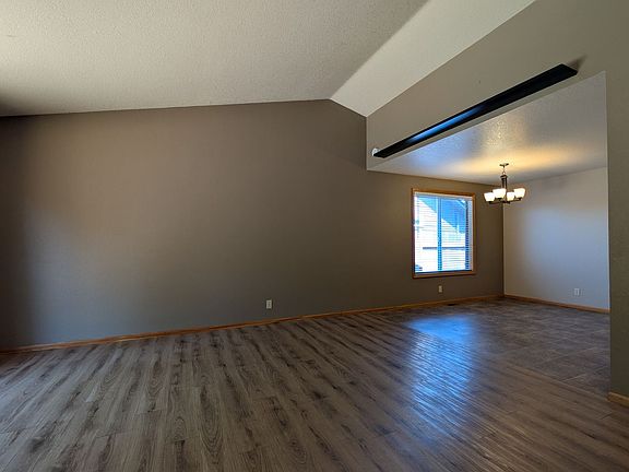 5th image of 2558 Cubit St