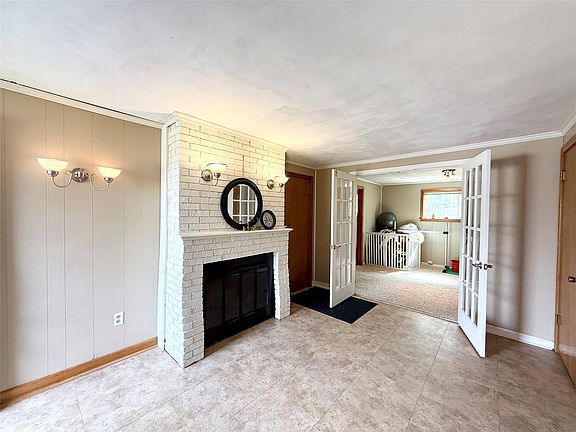 3rd image of 4716 Amherst Ave
