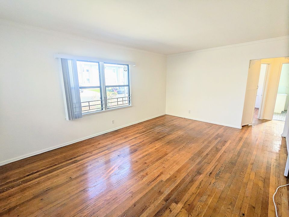 1st image of 725 N Edinburgh Ave