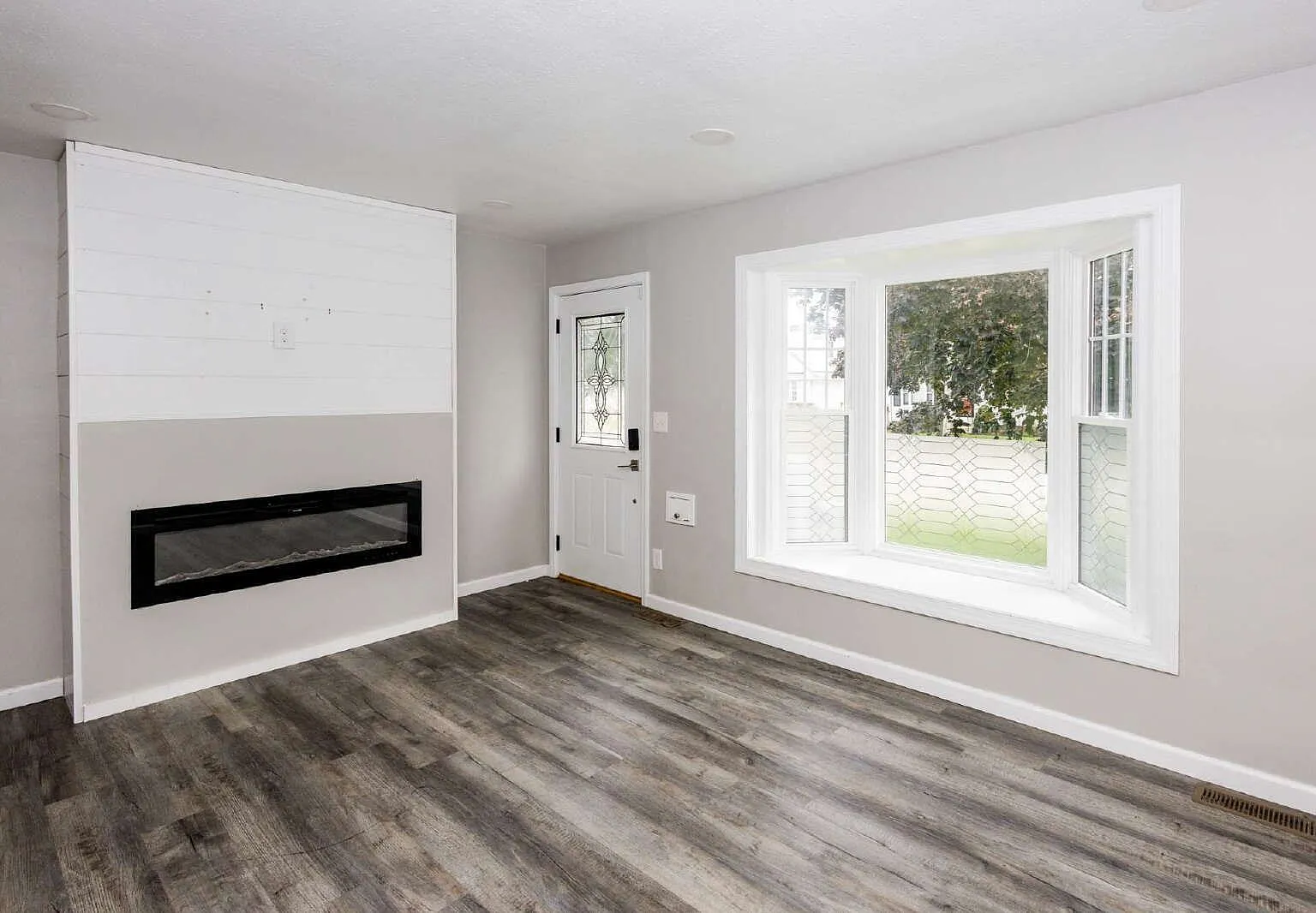 3 bed, 2.0 bath, 1149 sqft, $2,200 — Photo 4