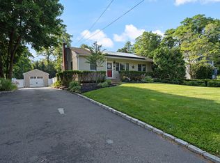15 Noahs Path, Rocky Point, NY 11778