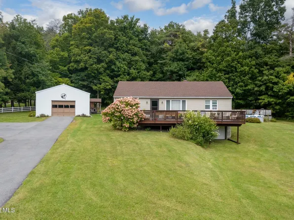 392 W State St Extension, Gloversville, NY 12078
