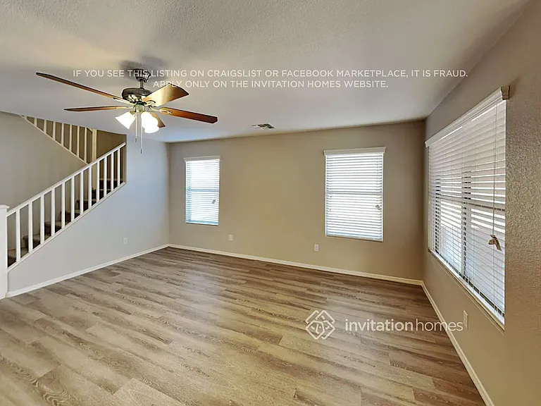 1094 E Lowell Ct — Photo 5