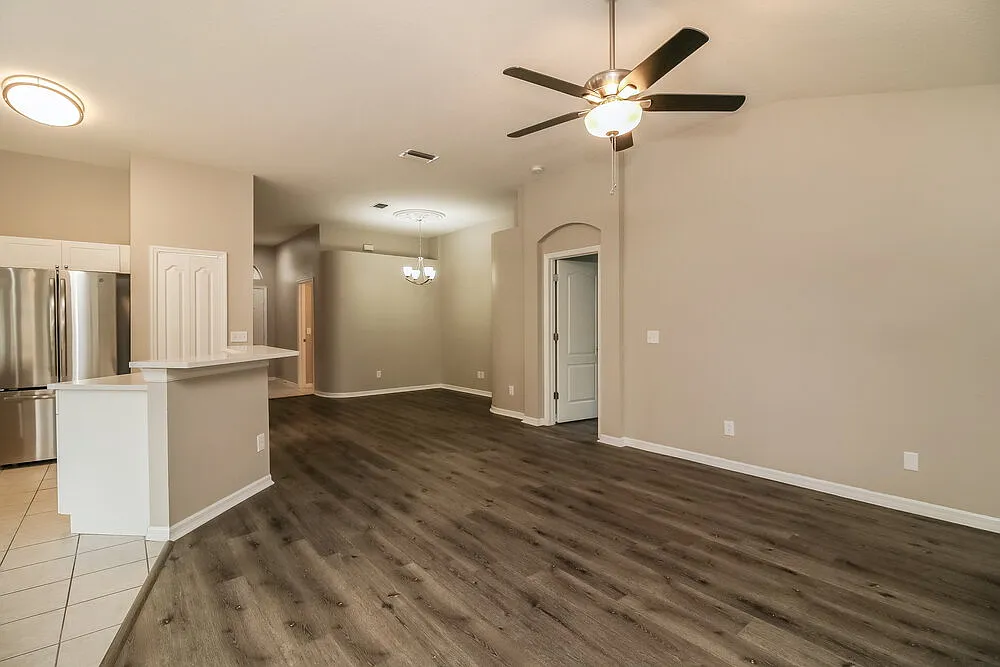 3 bed, 2.0 bath, 1762 sqft, $2,495 — Photo 4