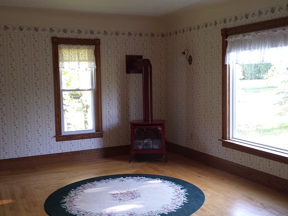 Living Room/gas fireplace
