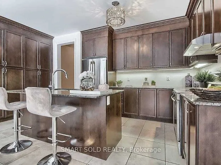 7 Barletta Dr — Photo 6