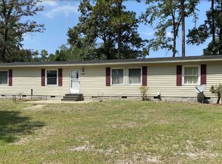 2030 Catherine Lake Rd, Richlands, NC 28574