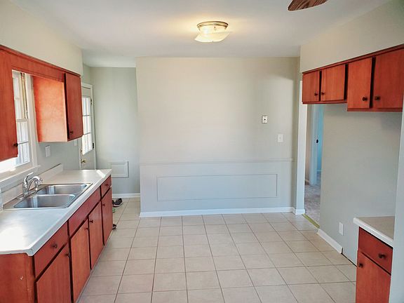 5th image of 3S532 Tinker Ave