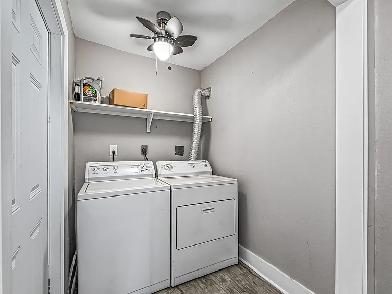830 Threadneedle St #240 — Photo 16
