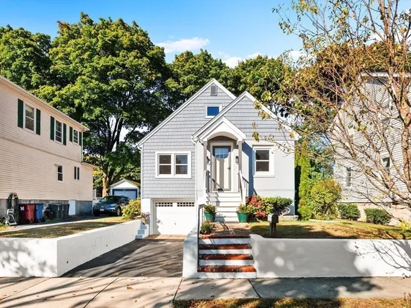 108 Derby Rd, Melrose, MA 02176