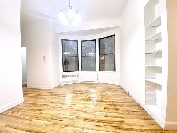 2nd image of 132 W 72nd St APT 2C