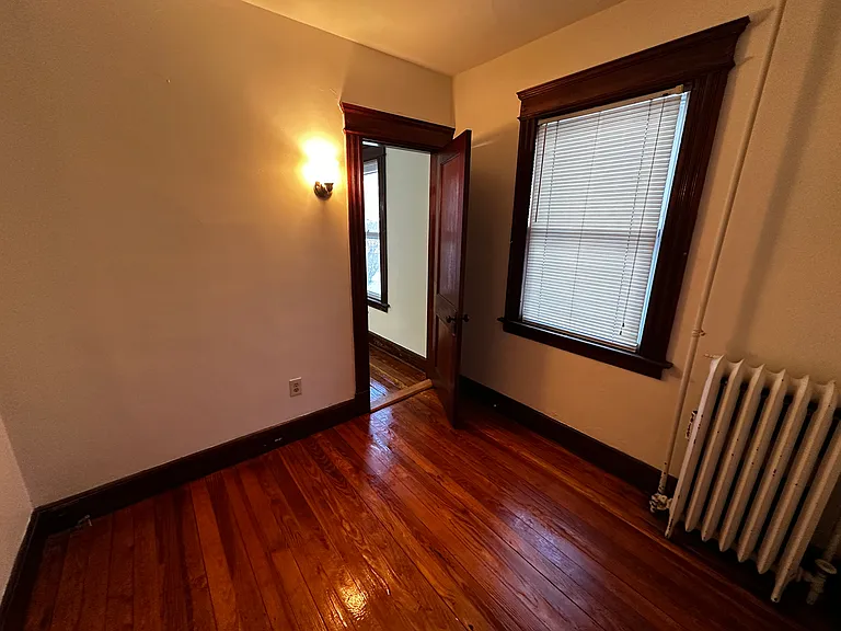 Small bedroom/office