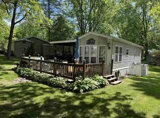 208 Hillside Rd, Edgerton, WI 53534