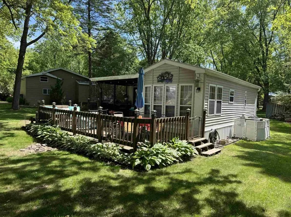 208 Hillside Drive, Edgerton, WI 53534