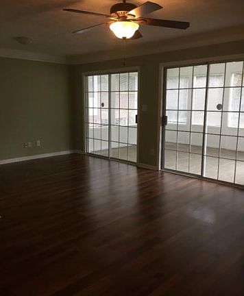 5th image of 3864 Meadow Creek Dr