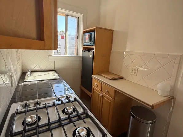 Nadine Apartments, 21 Ozone Ave #1f9edd616, Venice, CA 90291