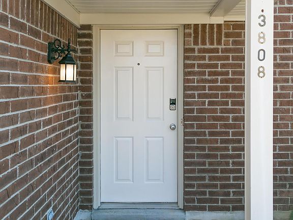 3rd image of 3808 Bingham Dr