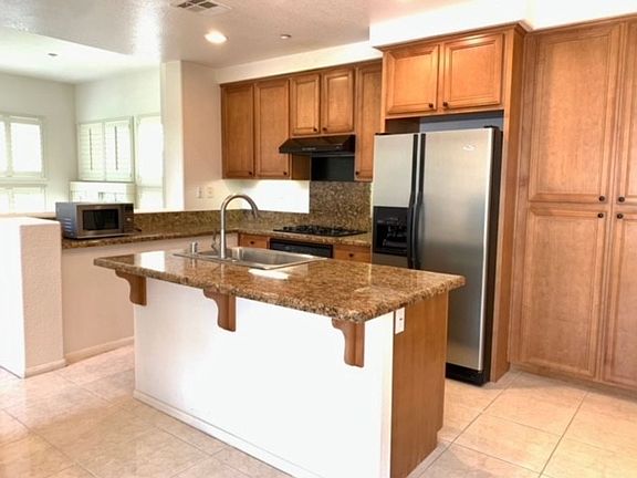 4th image of 2844 Villas Way