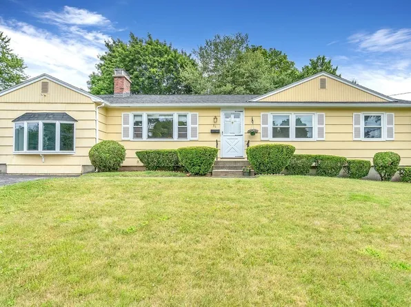 36 Blossom Ln, Marlborough, MA 01752