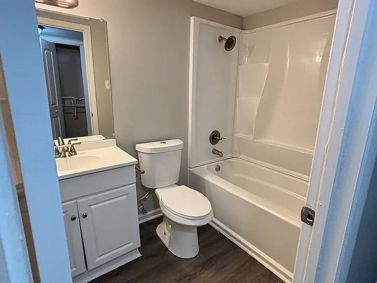Blakely Place Apartments — Photo 9