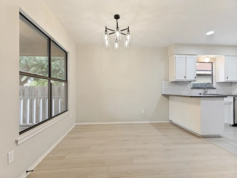 2313 Harvest Glen Ct — Photo 7